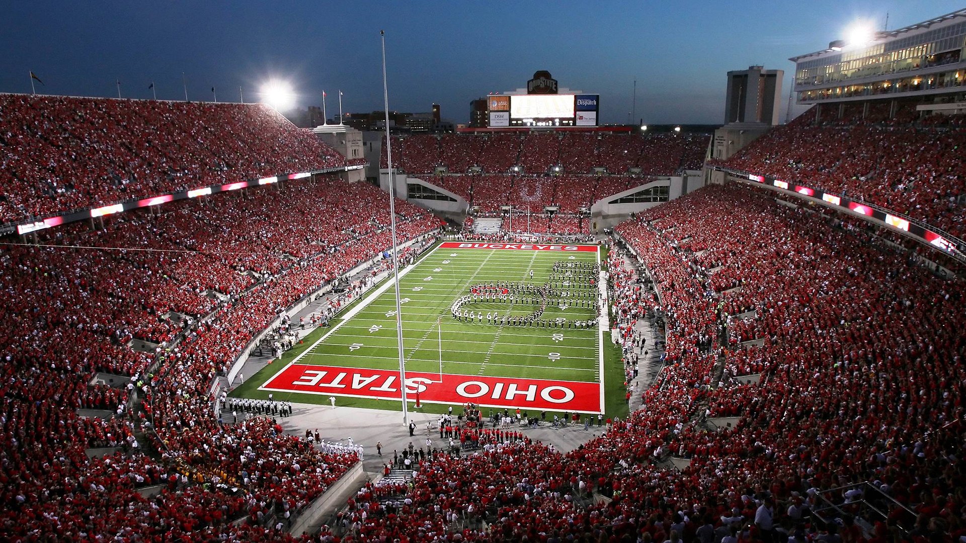 巴特尔的强力拦截为袋鼠队赢得关键比赛中的优势，巴特尔的替补